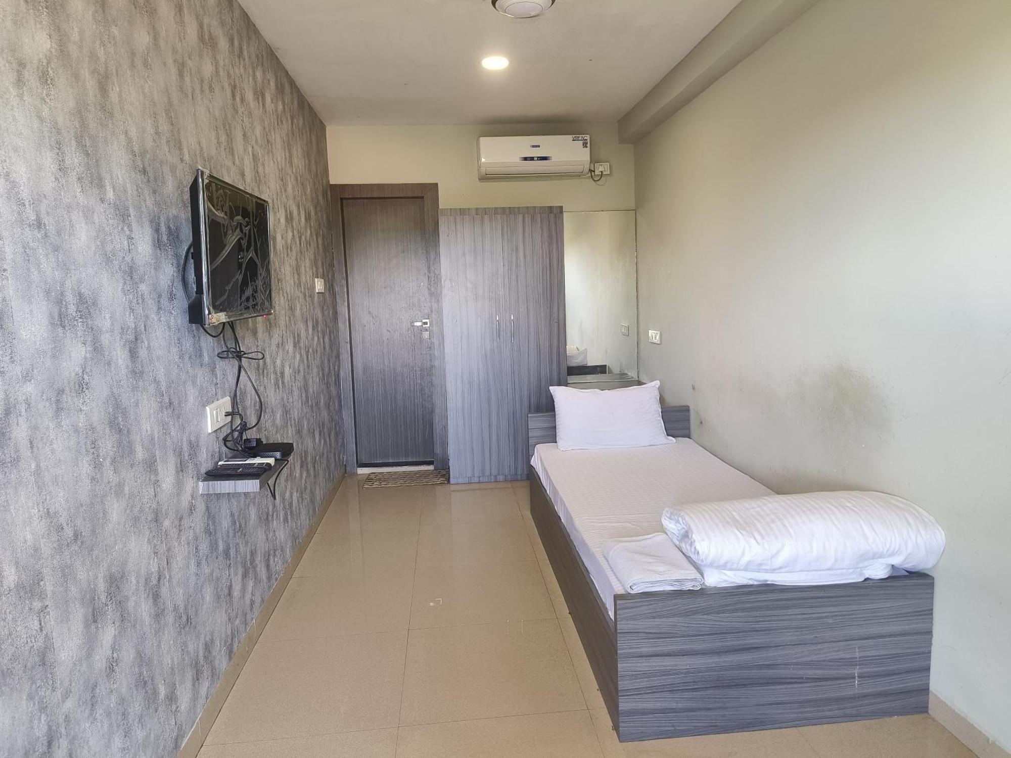 Hotel Royal Retreat ซัมบัลปูร์ ภายนอก รูปภาพ