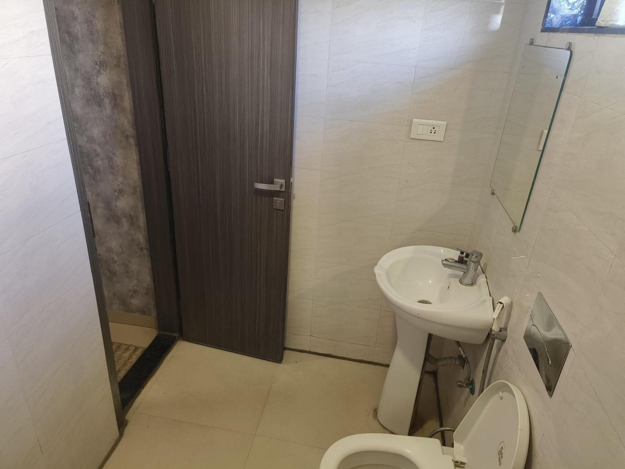 Hotel Royal Retreat ซัมบัลปูร์ ภายนอก รูปภาพ