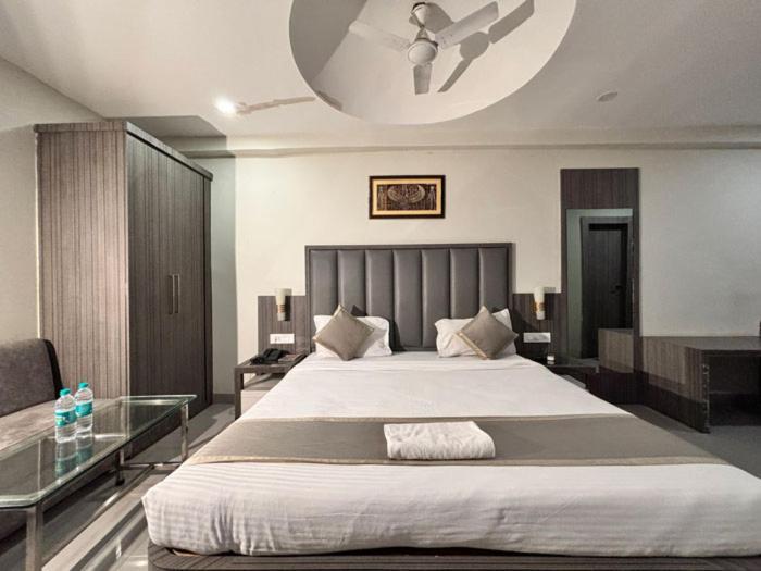 Hotel Royal Retreat ซัมบัลปูร์ ภายนอก รูปภาพ