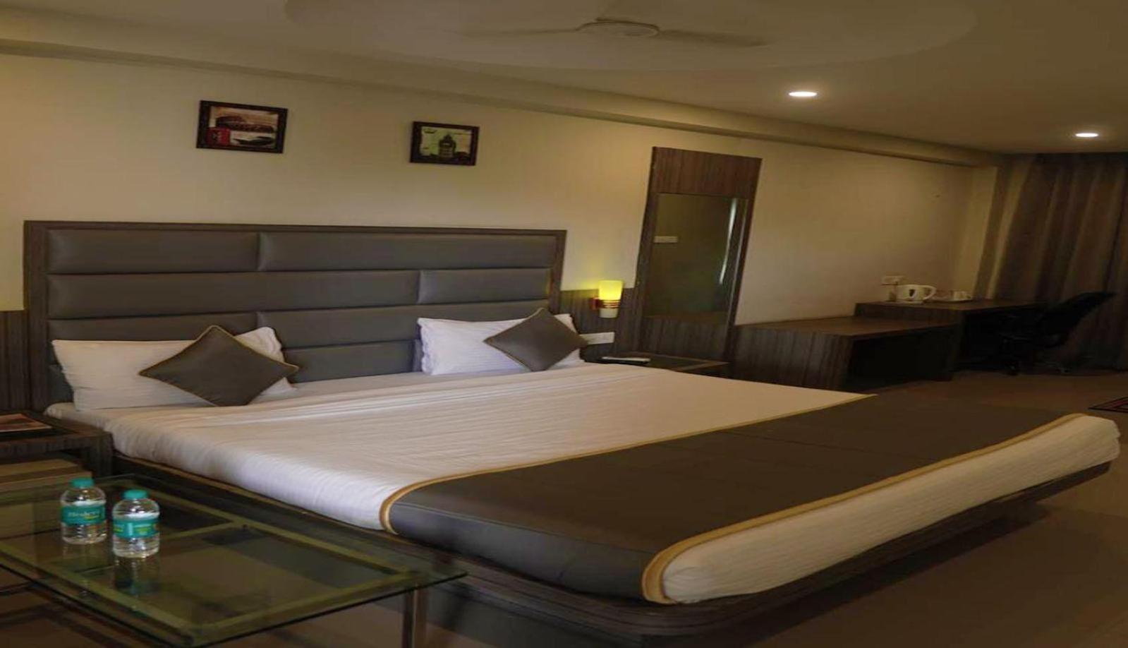 Hotel Royal Retreat ซัมบัลปูร์ ภายนอก รูปภาพ