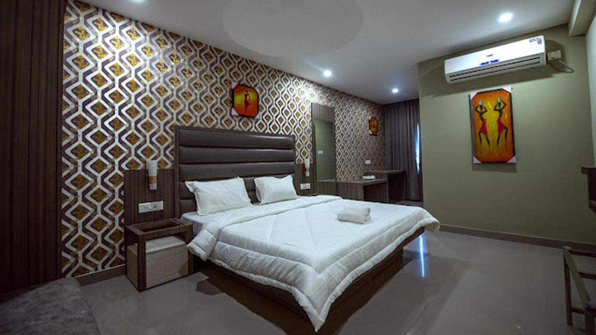 Hotel Royal Retreat ซัมบัลปูร์ ภายนอก รูปภาพ